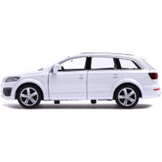 Масштабная модель автомобиля Автоград Audi Q7 V12 / 7152959